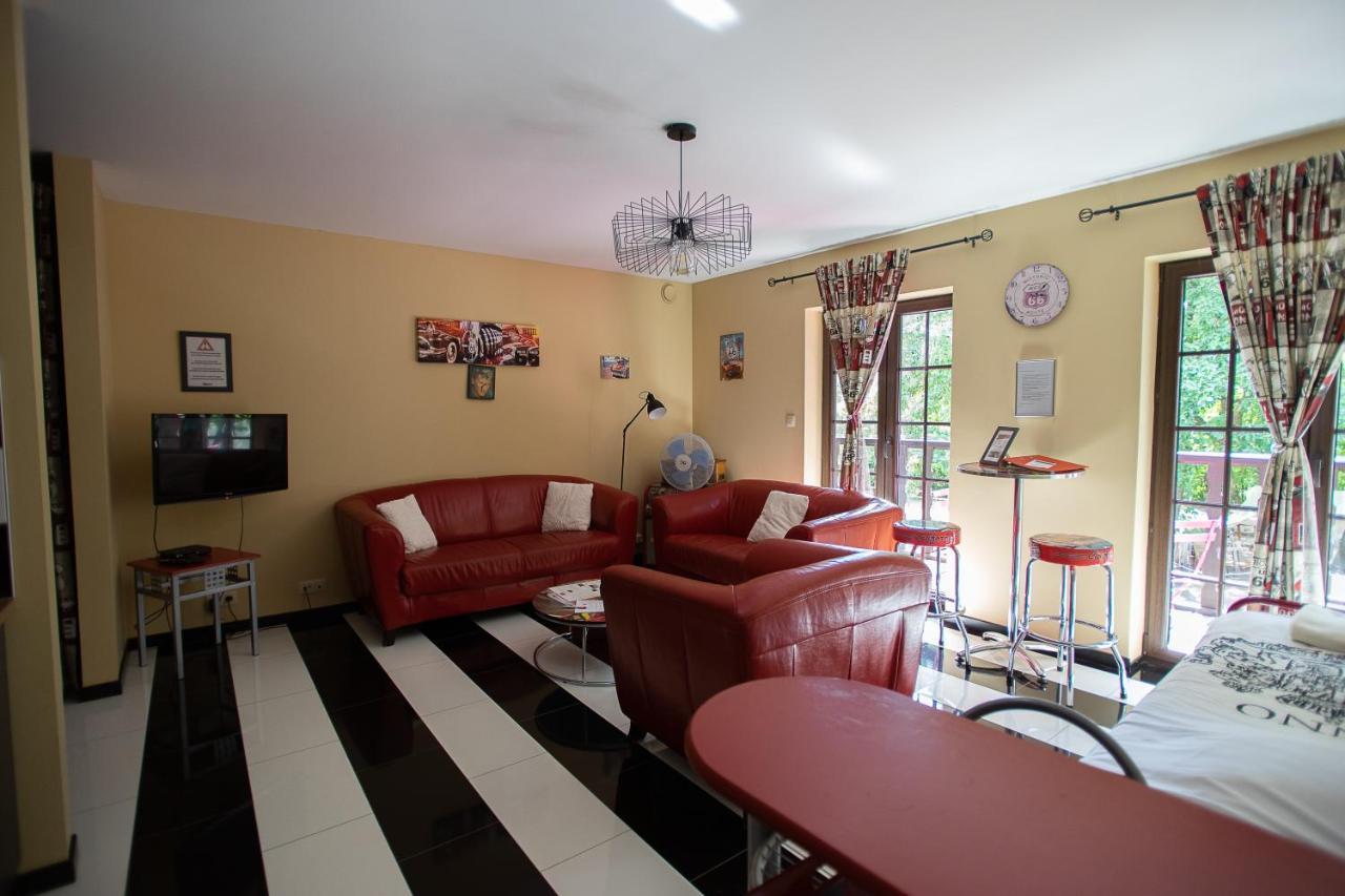 Guest House Western-City Шофонтен Экстерьер фото