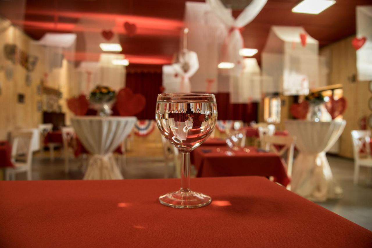 Guest House Western-City Шофонтен Экстерьер фото